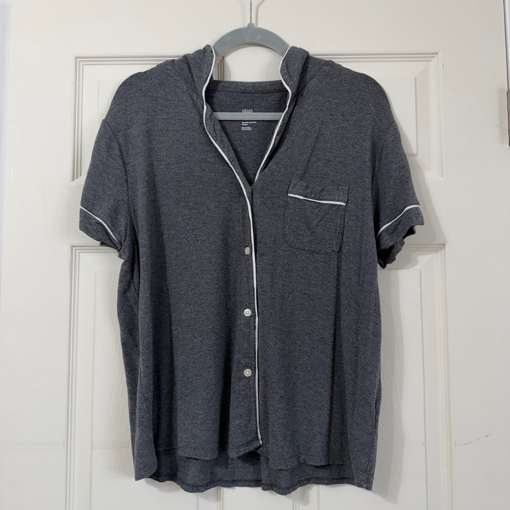 stars above Charcoal Gray Short-Sleeve Hooded Button Pajama Top with White Trim